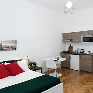 4 Design Near Central Station Appartamento Milano